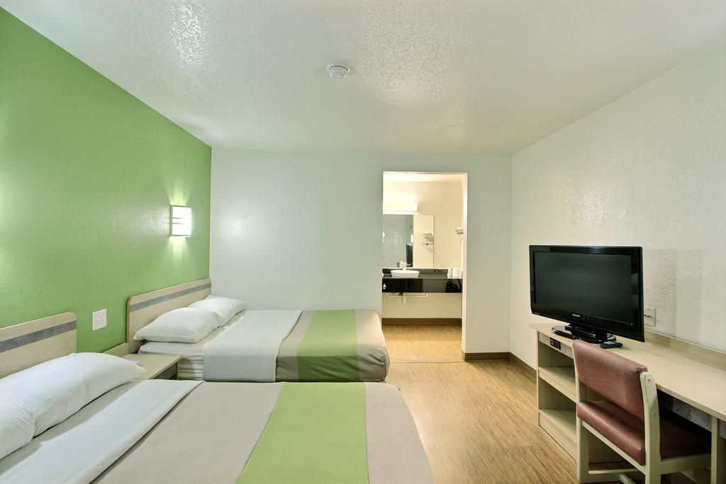 Motel 6 Milwaukee West - 布鲁克菲尔德 外观 照片