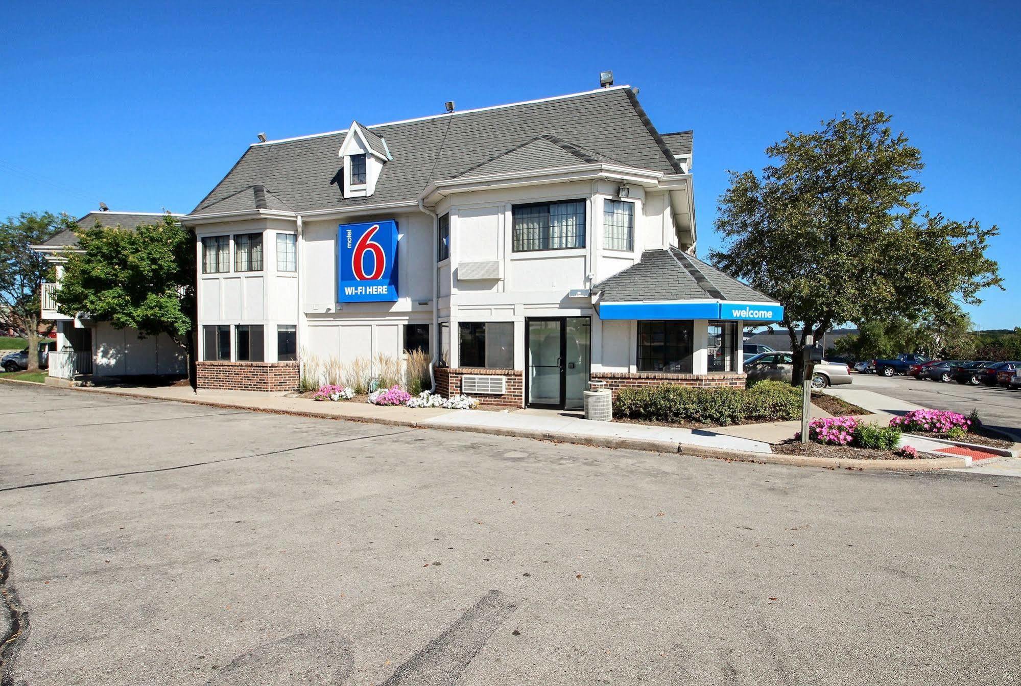 Motel 6 Milwaukee West - 布鲁克菲尔德 外观 照片