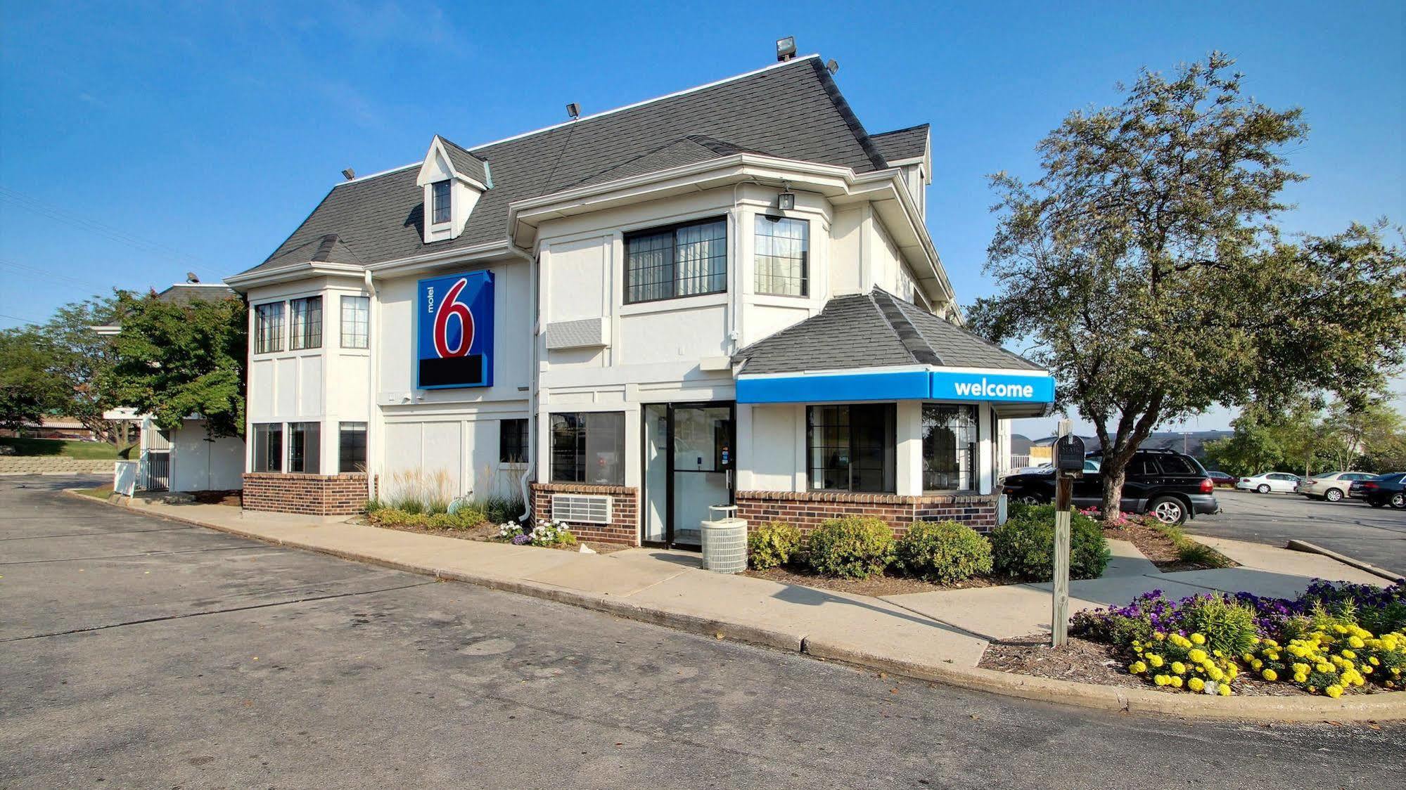 Motel 6 Milwaukee West - 布鲁克菲尔德 外观 照片