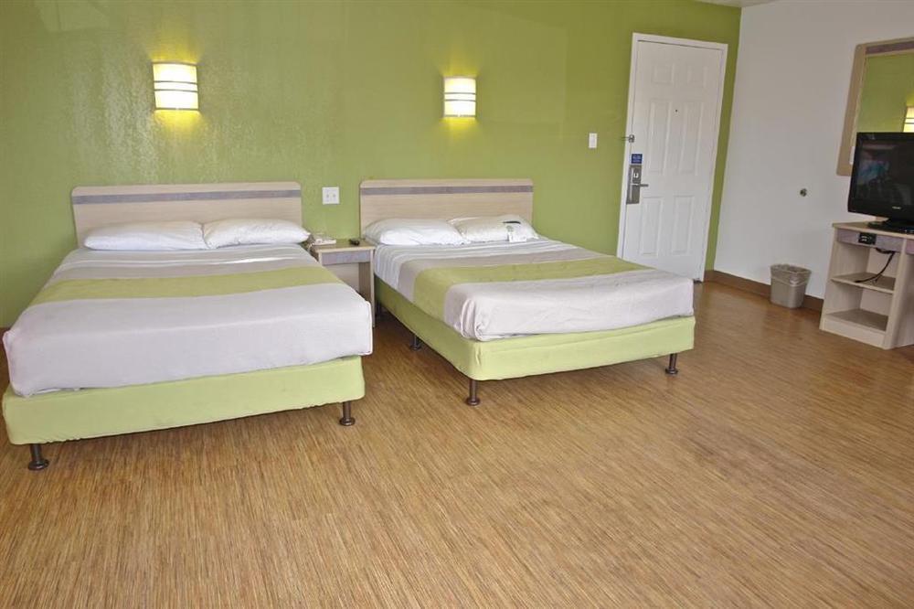 Motel 6 Milwaukee West - 布鲁克菲尔德 客房 照片